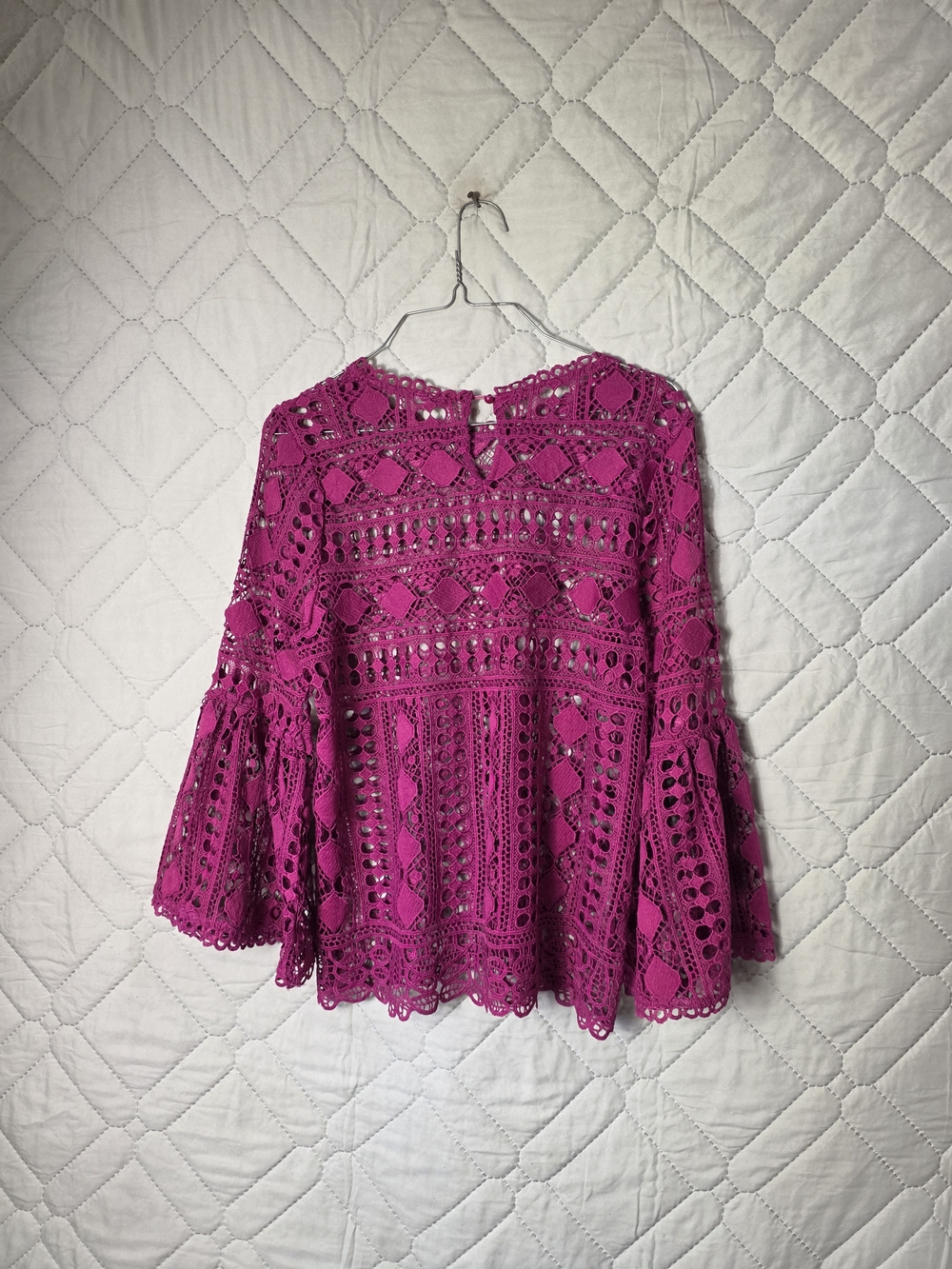 Ellison Women's Fuchsia Crochet Lace Long Sleeve Top Sz M - Picture 7 of 7